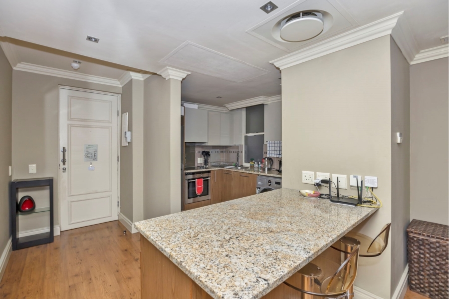 To Let 1 Bedroom Property for Rent in Green Point Western Cape